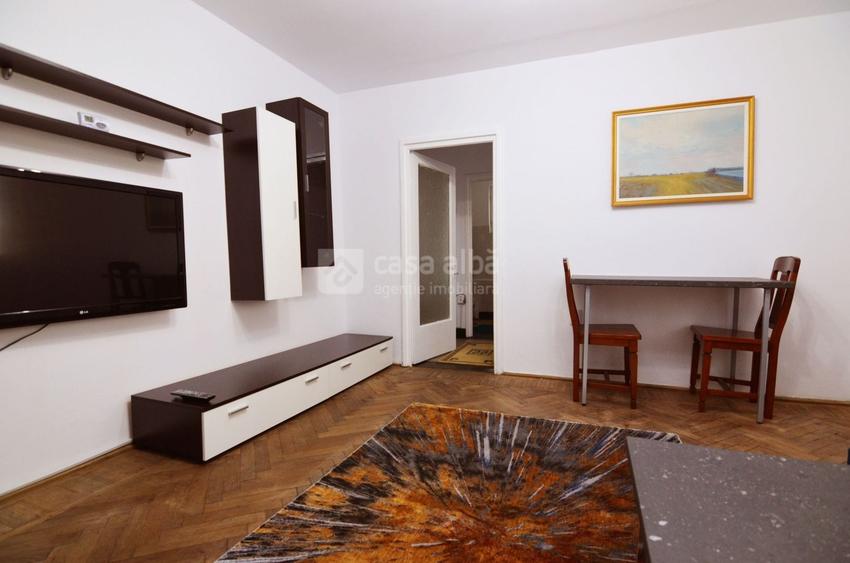 Apartament cu 3 camere semidecomandat, mobilat în Copou