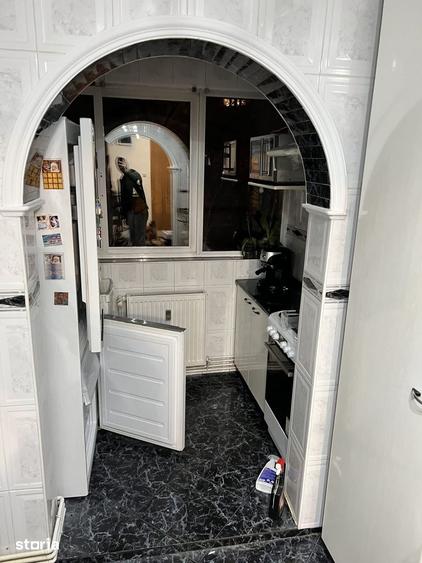 Apartament cu 3 camere decomandat în Sud