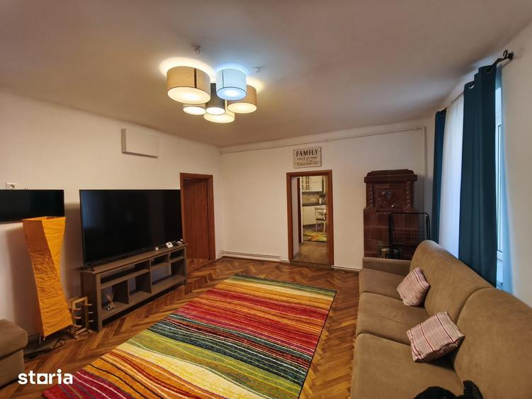 Apartament cu 4 camere în Schei