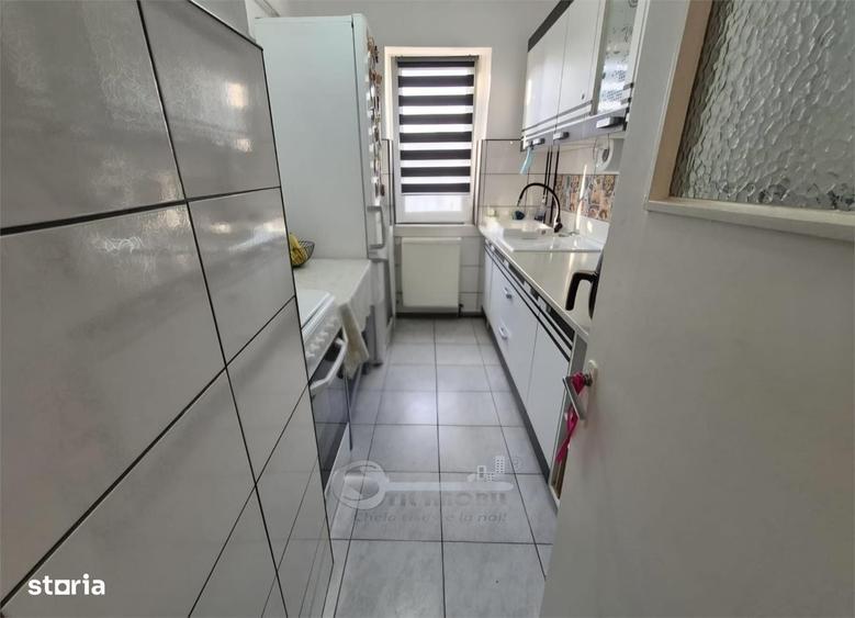 Apartament cu 3 camere decomandat în Alexandru cel Bun