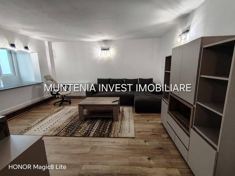 Apartament cu 3 camere decomandat în Teilor