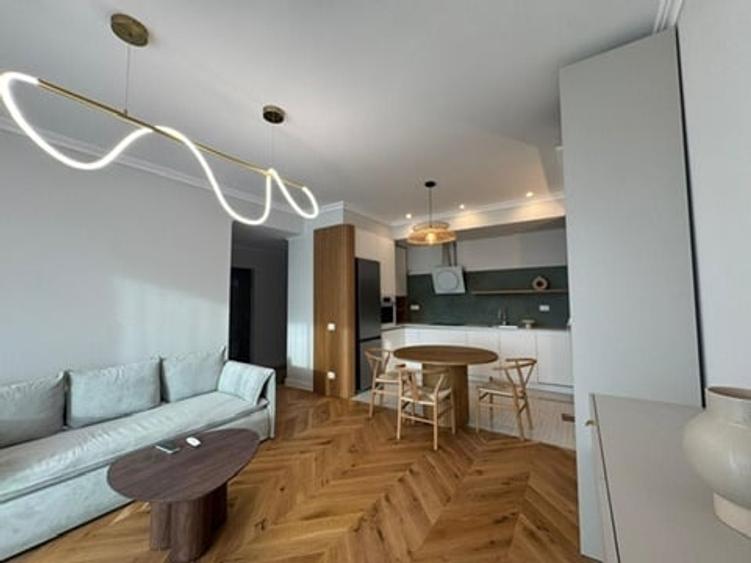 Apartament cu 2 camere decomandat, mobilat în Centrul Istoric