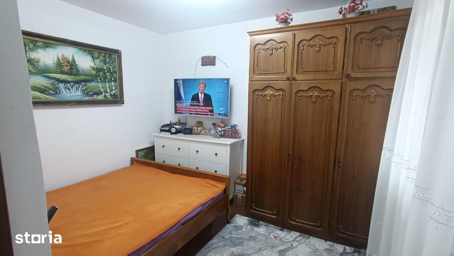 Apartament cu 2 camere nedecomandat în Republicii