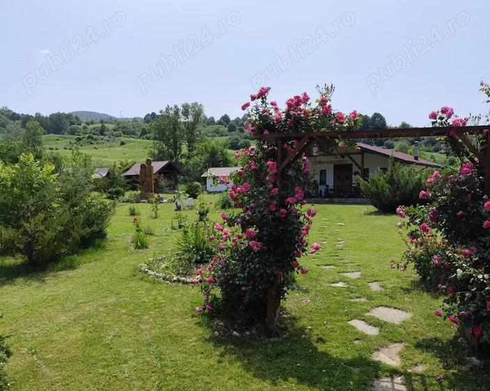 Casă cu 6 camere în Zaharești