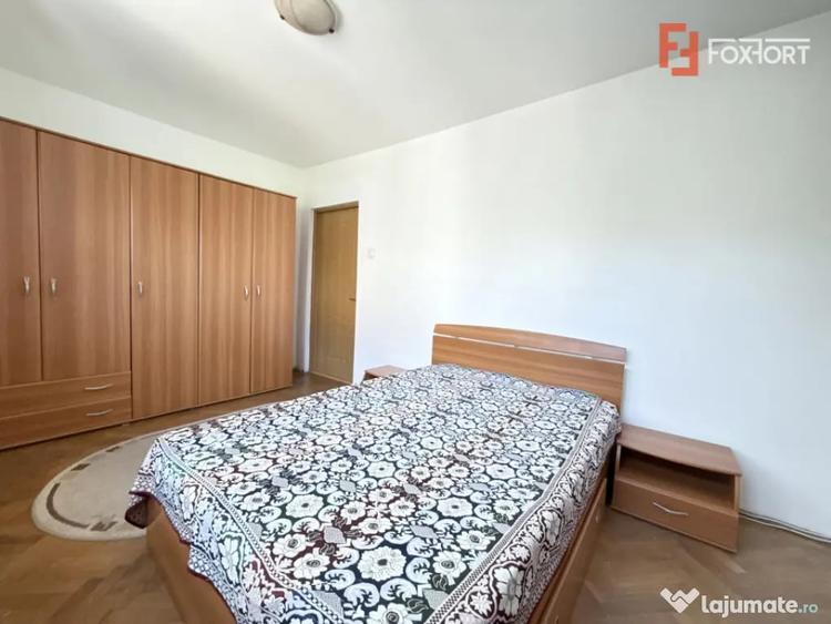 Apartament cu 3 camere semidecomandat în Dacia