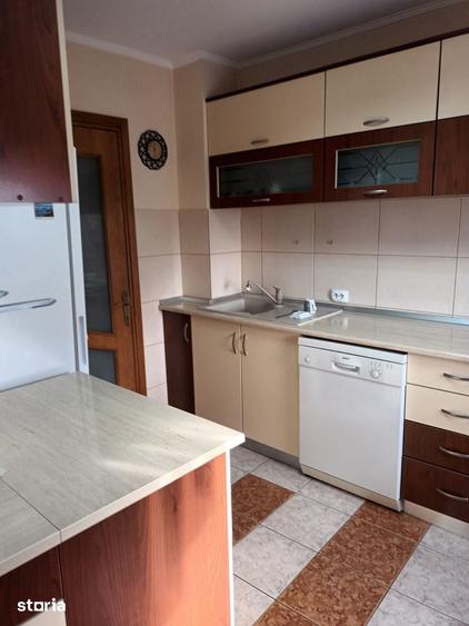 Apartament cu 2 camere decomandat, mobilat în Exterior Vest