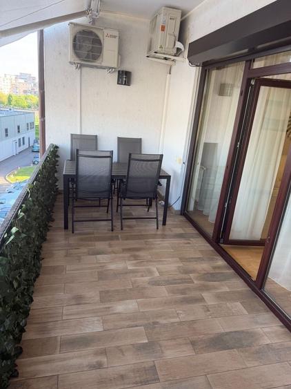 Apartament cu 3 camere decomandat în Central