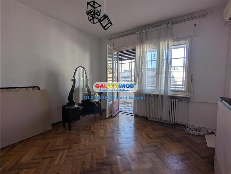 Apartament cu 7 camere decomandat în Unirii