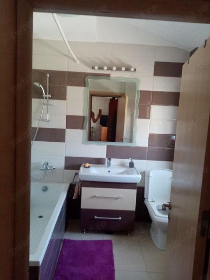 Casă cu 5 camere cu Teren 205 Mp în Roșu