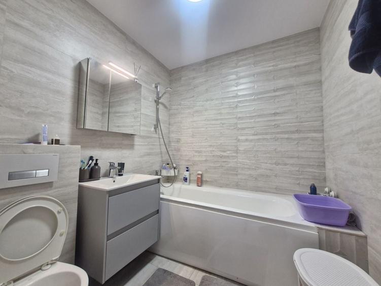 Apartament cu 2 camere semidecomandat, mobilat în Moșilor
