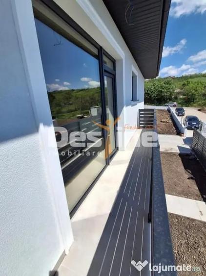 Casă cu 4 camere cu Teren 394 Mp în Miroslava