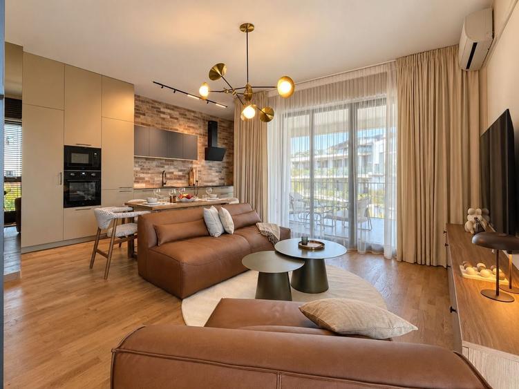 Apartament cu 3 camere decomandat, mobilat în Ultracentral