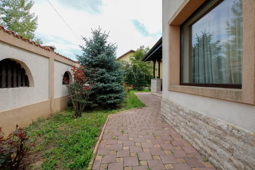 Casă individuală cu 6 camere cu Teren 1000 Mp în Snagov