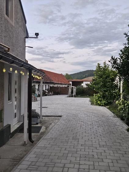 Apartament cu 2 camere decomandat în Sânpetru
