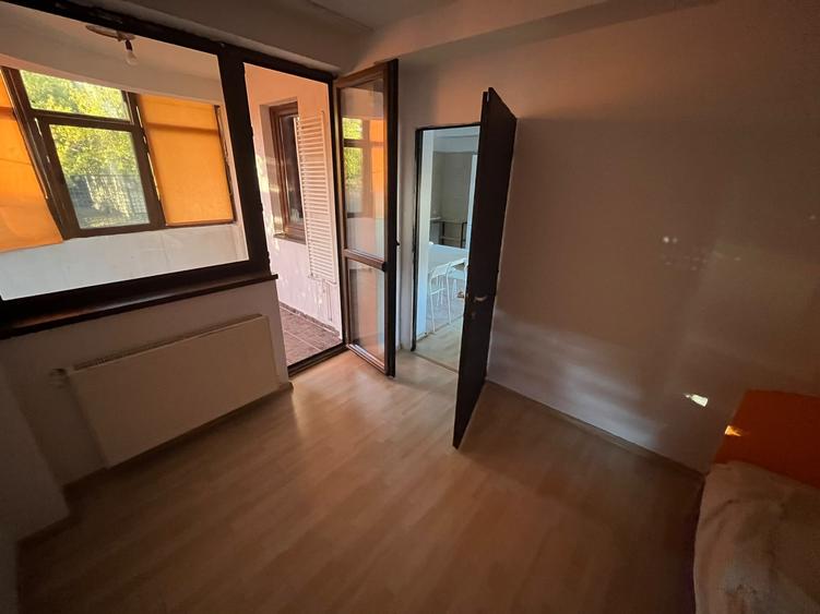 Apartament cu 3 camere în Bragadiru