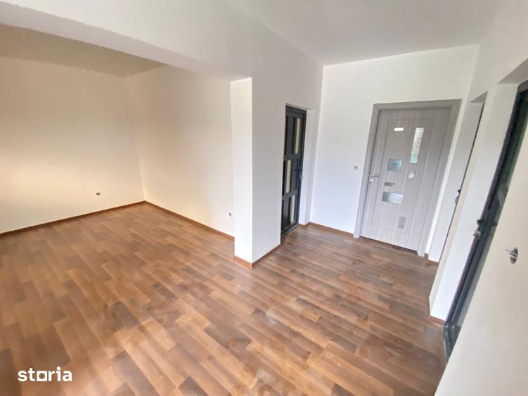 Casă cu 3 camere cu Teren 400 Mp în Central