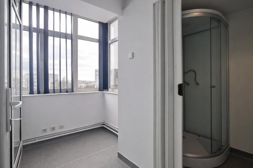 Birou, de 236 mp, în Domenii