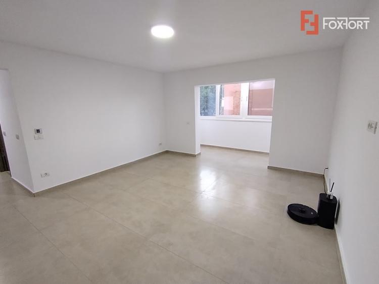 Apartament cu 4 camere decomandat în Complex Studențesc