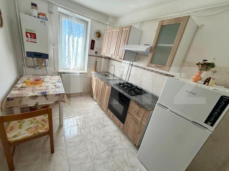 Apartament cu 2 camere semidecomandat, mobilat în Brazda lui Novac