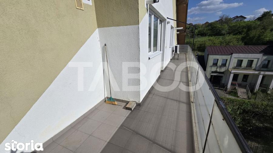 Apartament cu 3 camere decomandat, mobilat în Ștrand