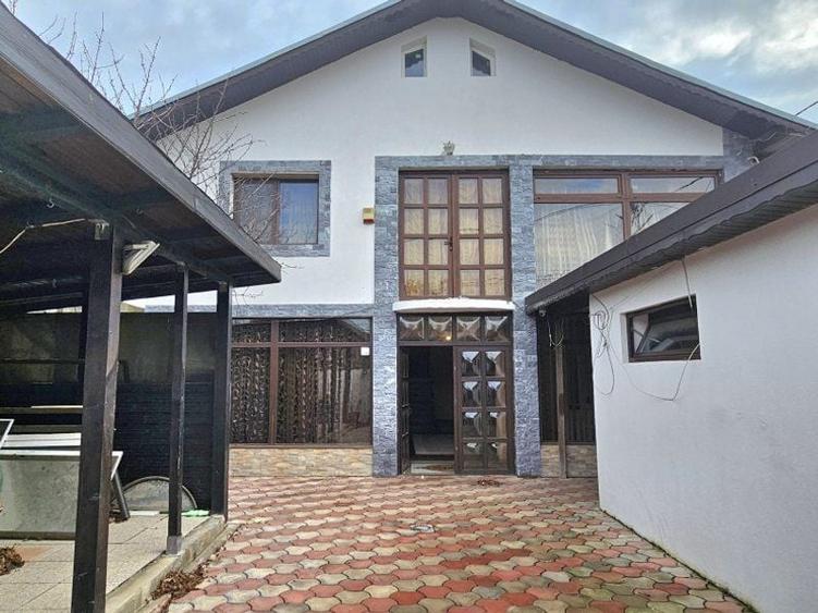 Casă individuală cu 4 camere cu Teren 275 Mp în Glina
