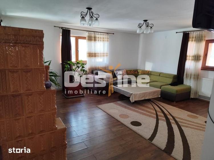 Casă cu 6 camere cu Teren 2756 Mp în Central