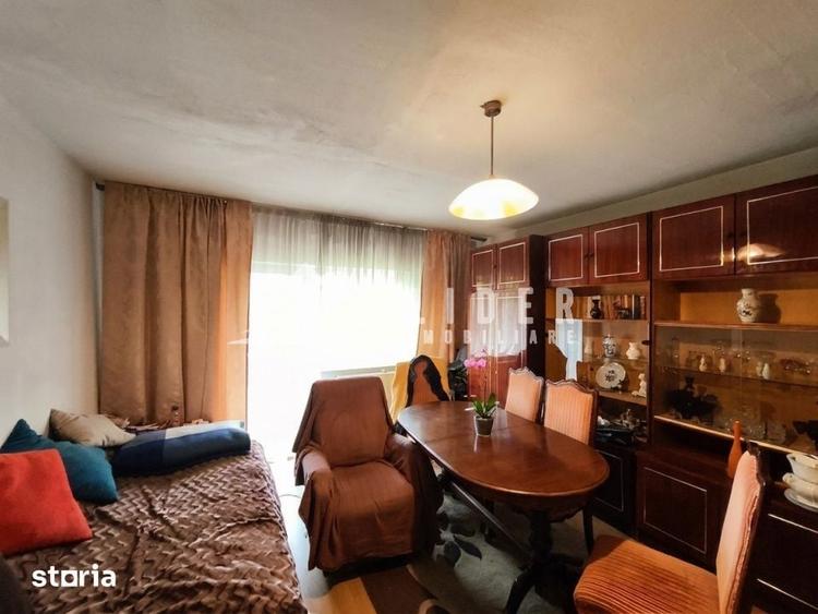Apartament cu 4 camere decomandat în Dâmbul Rotund