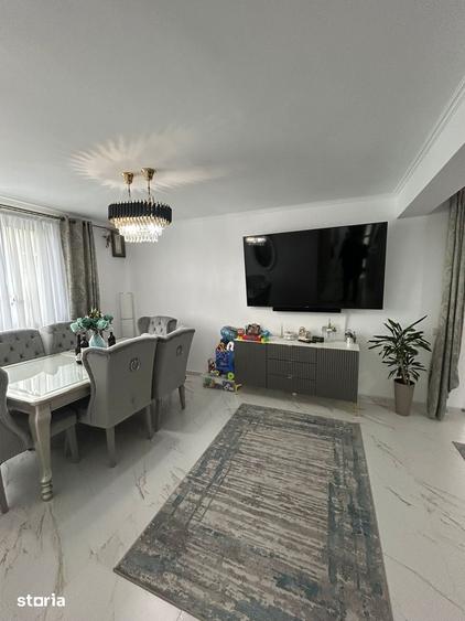 Casă cu 4 camere cu Teren 325 Mp în Podu Roș