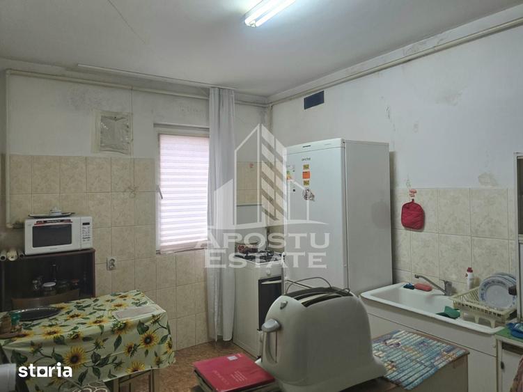 Apartament cu 3 camere decomandat în Podgoria