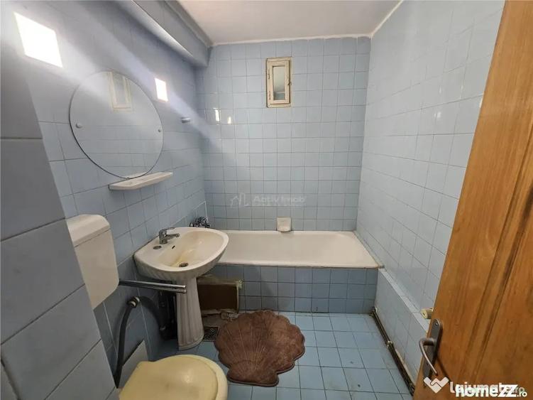 Apartament cu 4 camere decomandat în Central