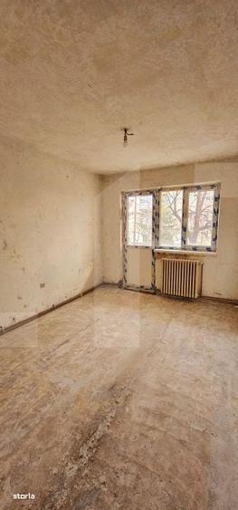 Apartament cu 3 camere decomandat în Simeria