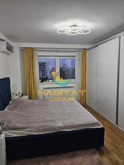 Apartament cu 3 camere decomandat, mobilat în Decebal