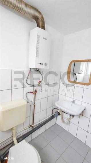 Casă cu 6 camere cu Teren 249 Mp în Rogerius