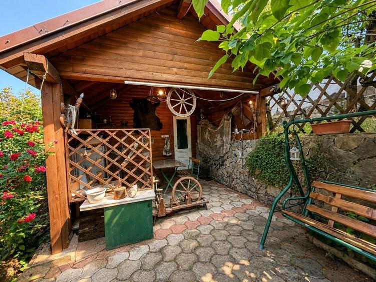 Casă individuală cu 4 camere cu Canalizare în Brașovul Vechi