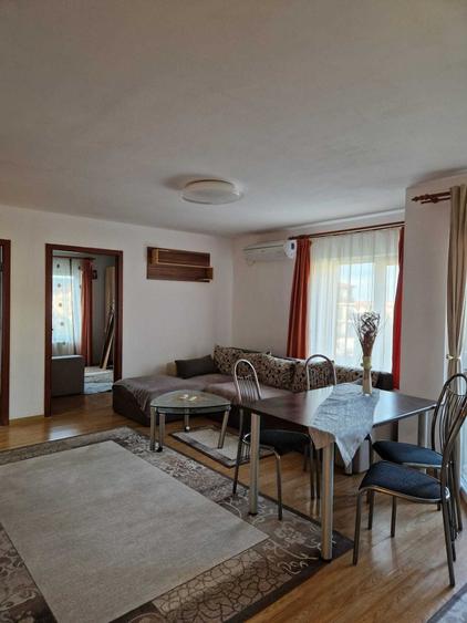 Apartament cu 3 camere semidecomandat în Florești