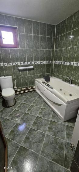 Casă cu 4 camere cu Teren 280 Mp în Central