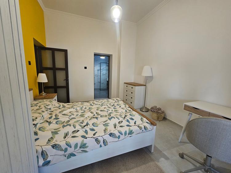 Apartament cu 2 camere decomandat în Independenței