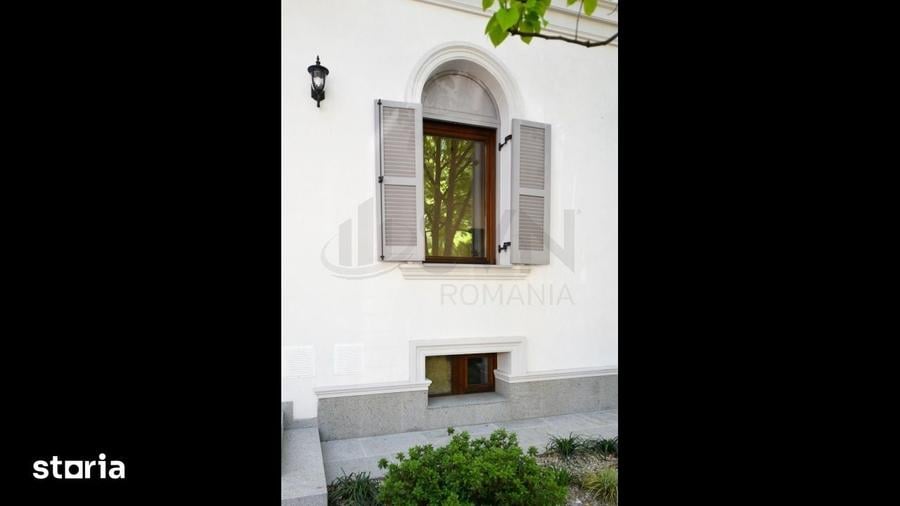 Casă cu 10 camere cu Teren 468 Mp în Cotroceni