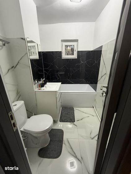 Apartament cu 4 camere decomandat în Central