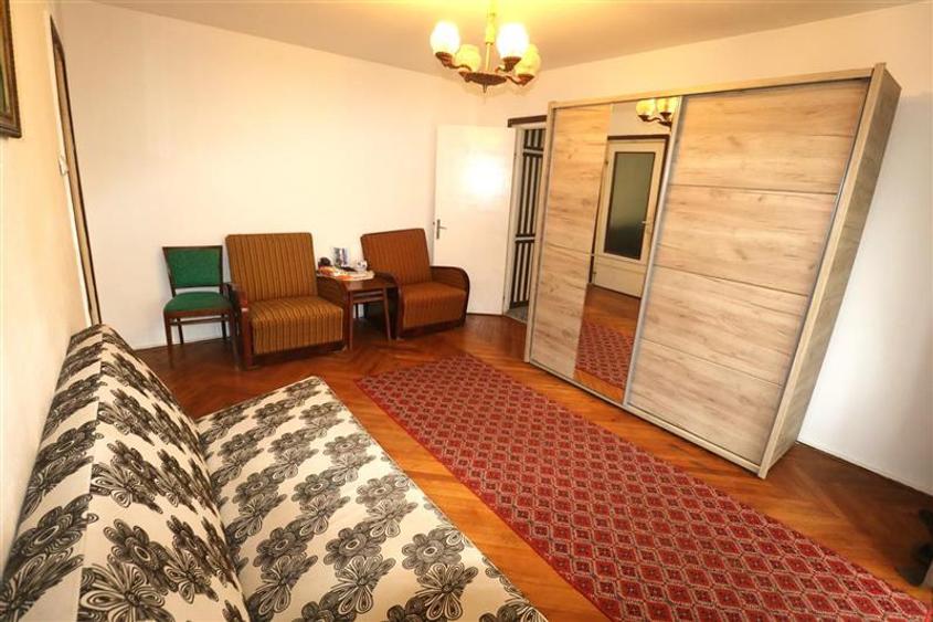 Apartament cu 2 camere semidecomandat în Lipovei