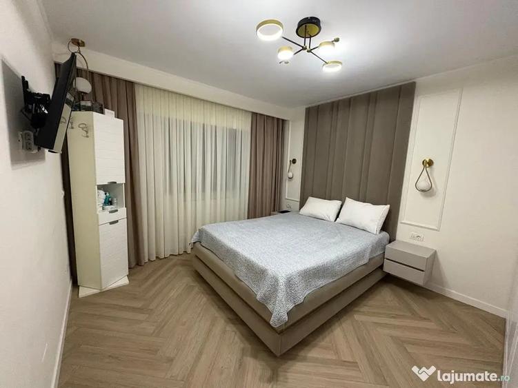 Apartament cu 3 camere decomandat, mobilat în Faleza Nord