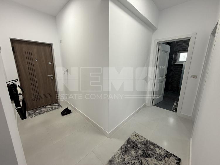 Apartament cu 3 camere decomandat, mobilat în Periferie