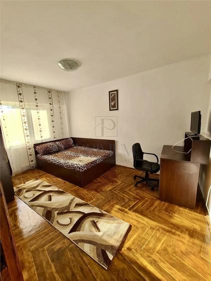 Apartament cu 3 camere decomandat în Vest