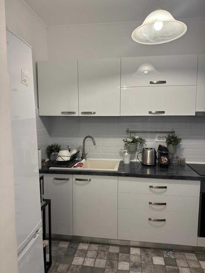 Apartament cu 2 camere semidecomandat în 1 Mai