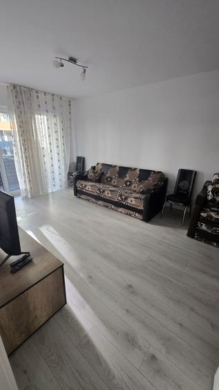 Apartament cu 2 camere decomandat în Avantgarden