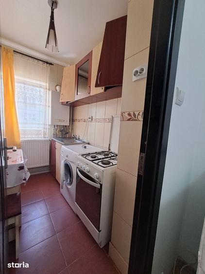 Garsonieră decomandată în Central