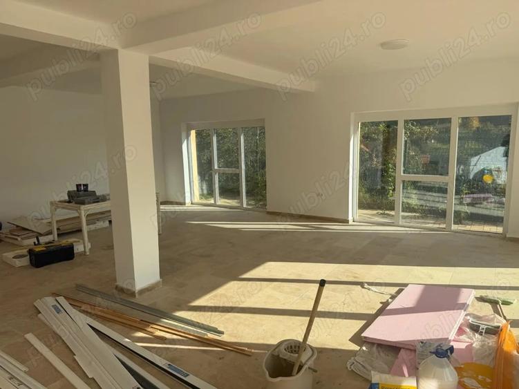 Casă cu 6 camere cu Teren 920 Mp în Slimnic