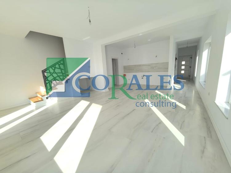 Duplex cu 5 camere cu Canalizare în Ghiroda