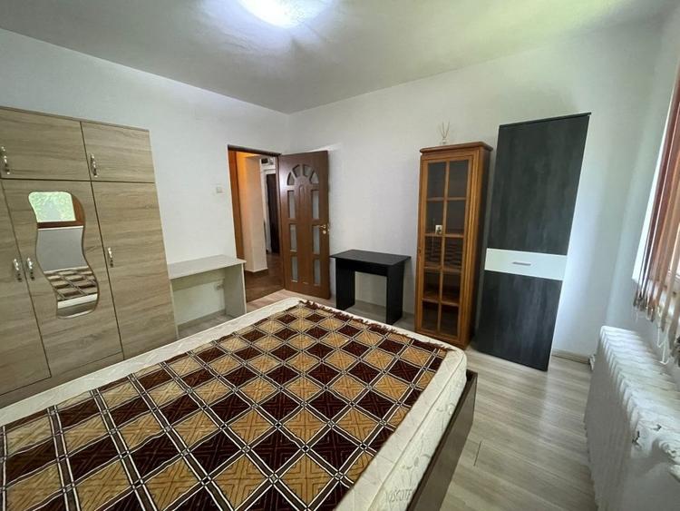 Apartament cu 3 camere decomandat, mobilat în Tătărași