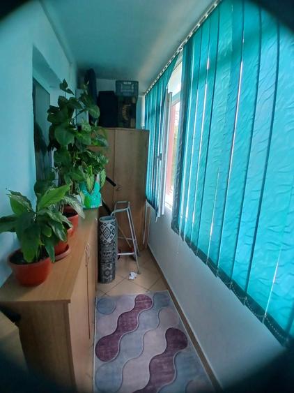 Apartament cu 2 camere decomandat în Micro 12